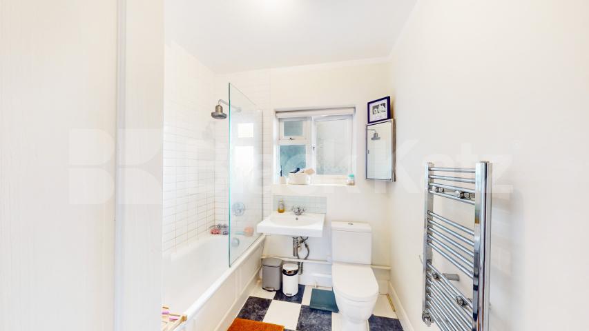 Modern Apartment Hanover Court, Uxbridge Road, Shepherds Bush